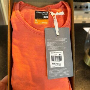 Icebreaker Women's Merino 200 Oasis Long Sleeve Crewe Thermal Top Color: Tang